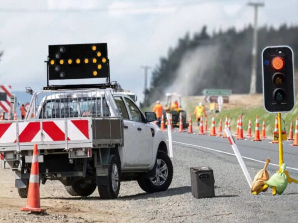 Truck-Mounted Arrow Board-Complete Buyer's Guide for Fleets and Rental Companies